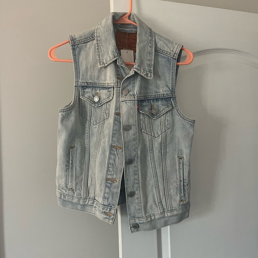 NWT Levis Denim vest